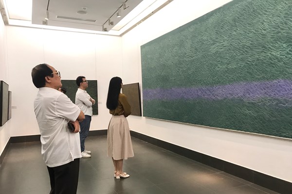 "Người đàn bà đi tới mặt trời" của hoạ sĩ Đỗ Chung - ảnh 3