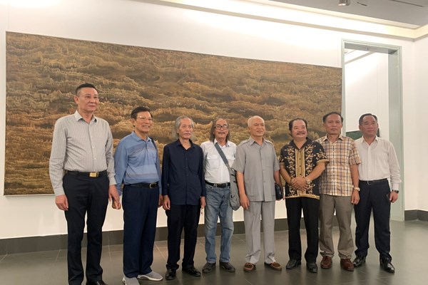 "Người đàn bà đi tới mặt trời" của hoạ sĩ Đỗ Chung - ảnh 4