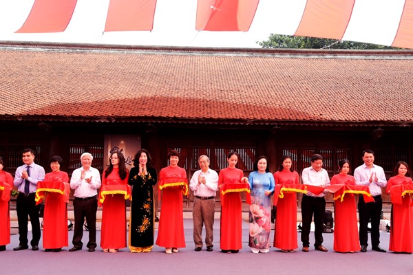 Lắng nghe bia đá kể chuyện hiền tài - Anh 1