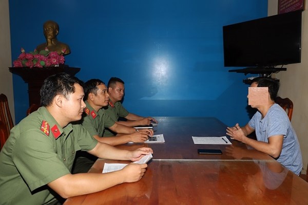 Đã xác định người đăng tin thất thiệt khiến người dân ồ ạt đi rút tiền từ ngân hàng - Anh 1