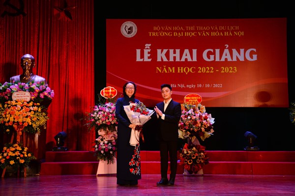 Chuyển đổi số, khẳng định uy tín và thương hiệu Trường Đại học Văn hóa Hà Nội - Anh 4