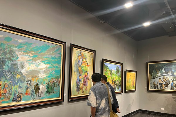 Triển lãm các tác phẩm hội họa vì an ninh Tổ quốc và bình yên cuộc sống - Anh 2
