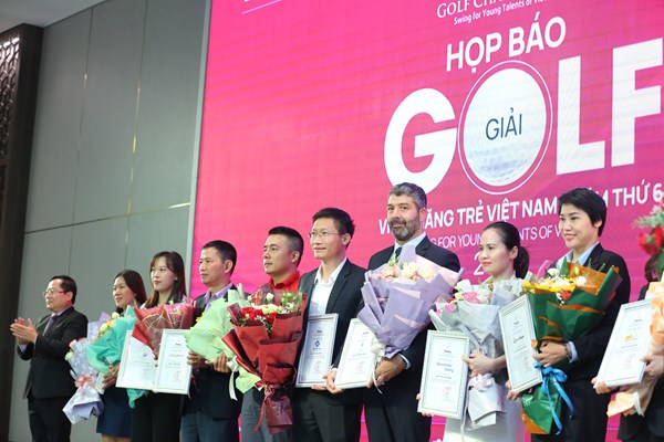 Hoa hậu Đỗ Thị Hà là Đại sứ hình ảnh của giải Tiền Phong Golf Championship - Anh 3