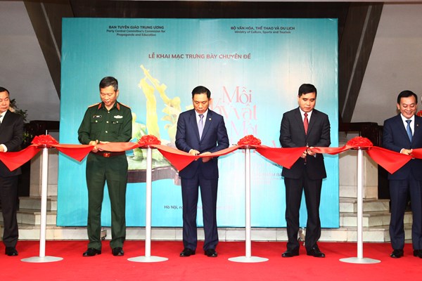 Khối hiện vật độc bản ở trưng bày “Mỗi kỷ vật một câu chuyện” - Anh 1