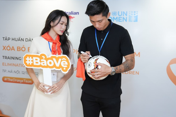 Chung tay đồng hành xóa bỏ bạo lực phụ nữ và trẻ em - Anh 2