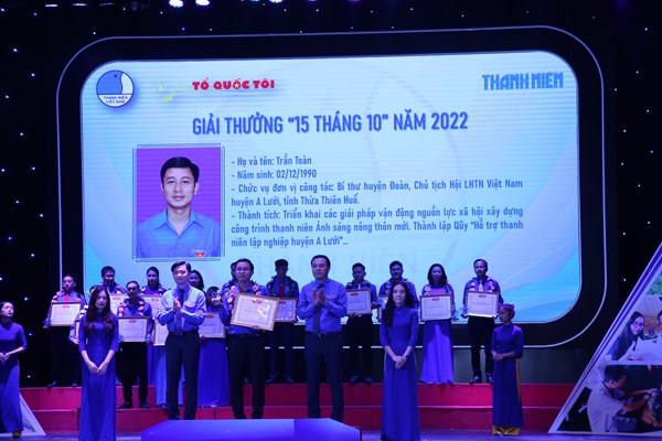 Tuyên dương “Thanh niên sống đẹp” năm 2022 - Anh 2
