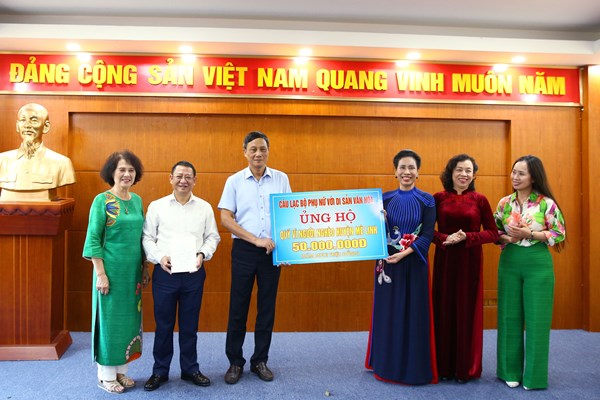 Câu lạc bộ Phụ nữ với di sản văn hoá về nguồn tại Đền thờ Hai Bà Trưng - Anh 12