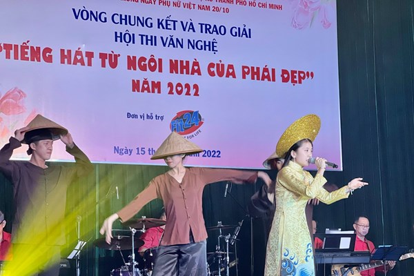 Chung kết Hội thi văn nghệ quần chúng “Tiếng hát từ ngôi nhà của phái đẹp” - Anh 4