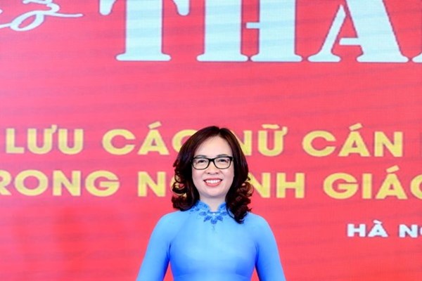 Ra mắt mẫu áo dài biểu trưng nhà giáo Việt  Nam - Anh 5