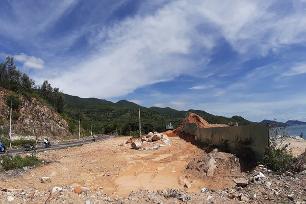 UBND tỉnh Bình Định yêu cầu rà soát các dự án dọc tuyến du lịch, dịch vụ Quy Nhơn - Sông Cầu - Anh 1