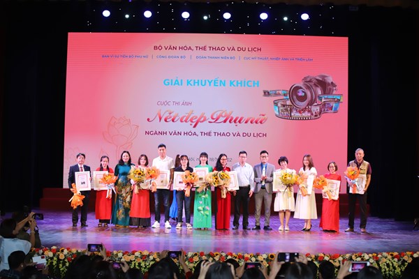 Bộ VHTTDL kỷ nhiệm 92 năm ngày thành lập Hội LHPN Việt Nam - Anh 3