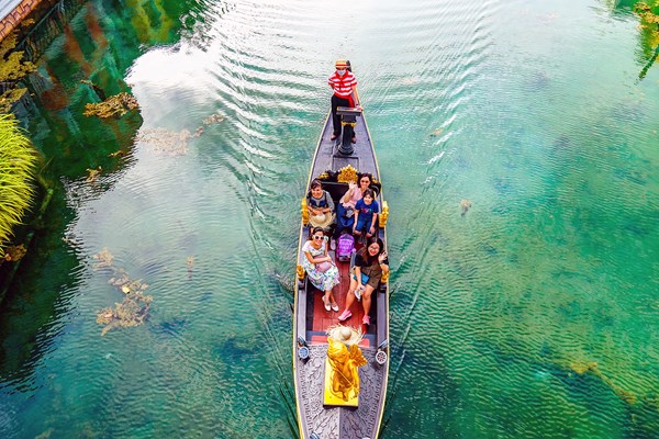 Nhiều kịch bản cho tour Tết - Anh 1