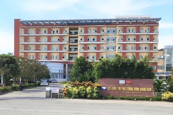 Kỷ luật 2 Phó giám đốc Bệnh viện Đa khoa Trung ương Quảng Nam - Anh 1