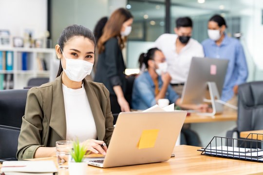 Các nền kinh tế phát triển ở châu Á: Căng thẳng cuộc tìm kiếm nhân tài - Anh 1