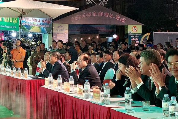 Sắc màu dân tộc độc đáo Sơn La- Tây Bắc tại Hà Nội - Anh 3