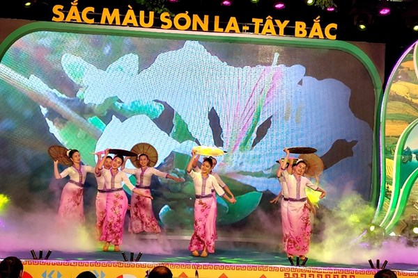 Sắc màu dân tộc độc đáo Sơn La- Tây Bắc tại Hà Nội - Anh 6