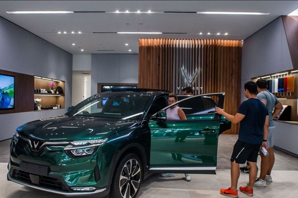 VinFast - “Tesla của Việt Nam” trở lại Pháp với 4 mẫu SUV điện đầy ấn tượng - Anh 1