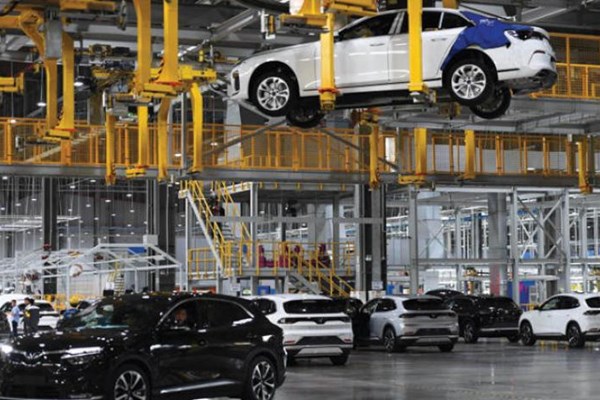 VinFast - “Tesla của Việt Nam” trở lại Pháp với 4 mẫu SUV điện đầy ấn tượng - Anh 3