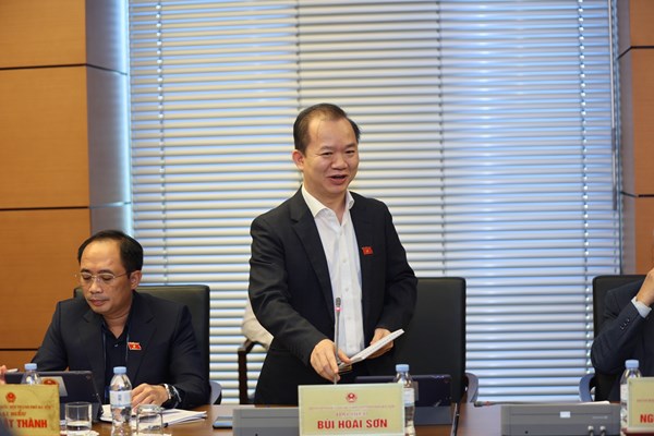 Đại biểu Quốc hội Bùi Hoài Sơn: “Giải quyết vấn đề về văn hoá, đạo đức xã hội cần giải pháp tổng thể” - Anh 1
