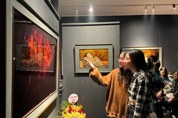 Sáng tạo độc đáo từ sơn mài truyền thống của hoạ sĩ trẻ Vũ Văn Tịch - Anh 5