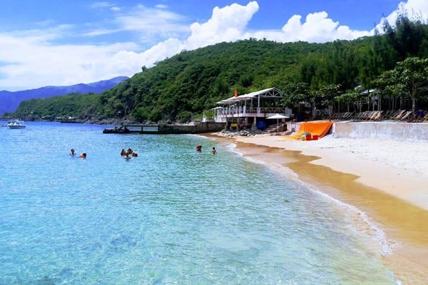 Cần xử lý nghiêm hành vi xâm phạm, lấn chiếm trái phép vịnh Nha Trang - Anh 1