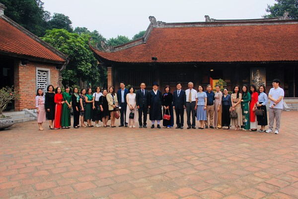 Lần đầu tiên thi viết danh ngôn của Chủ tịch Hồ Chí Minh trên thư pháp Hàn Quốc - Anh 4