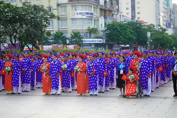 Chuyển biến trong thực hiện nếp sống văn hóa cộng đồng, văn minh lễ hội - Anh 2