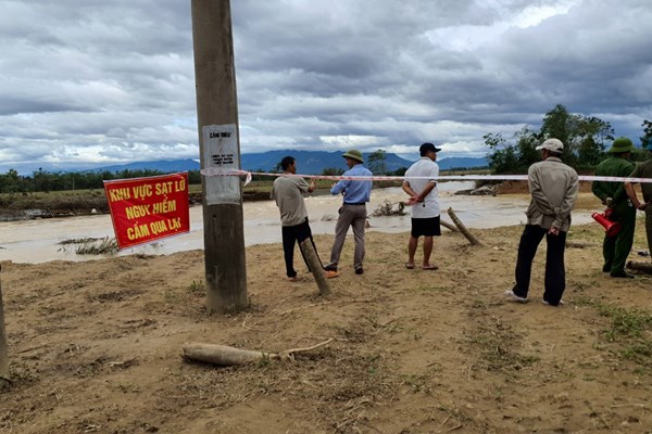 Người dân bất an vì sạt lở nghiêm trọng bờ sông Vu Gia - Anh 2