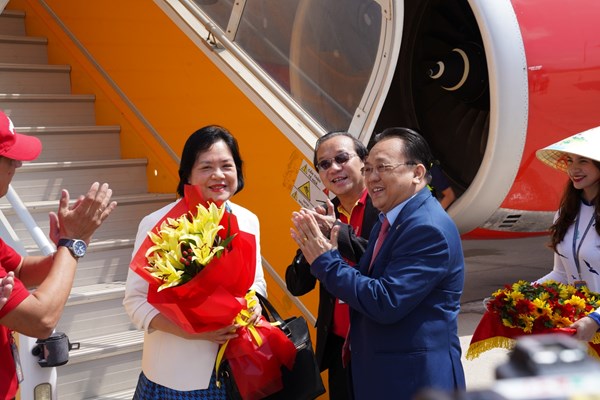 Những chuyến bay thẳng Vietjet đưa du khách Kazakhstan đến với Nha Trang thuận tiện, dễ dàng - Anh 2