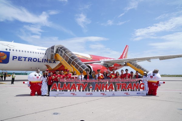 Những chuyến bay thẳng Vietjet đưa du khách Kazakhstan đến với Nha Trang thuận tiện, dễ dàng - Anh 10