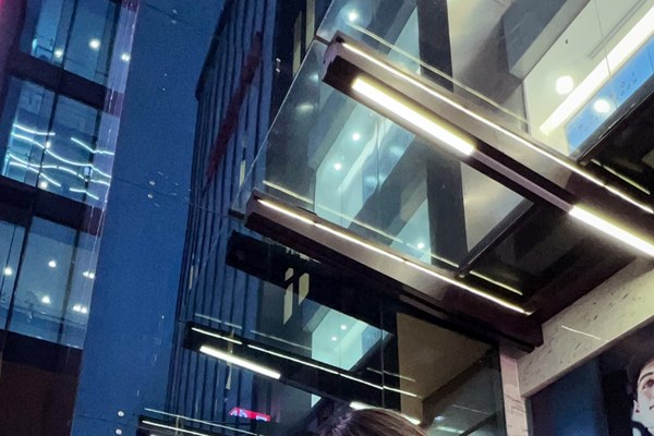 Vincom Center Bà Triệu 2: Biểu tượng mua sắm thời thượng “tái xuất” với loạt thương hiệu đình đám - Anh 6