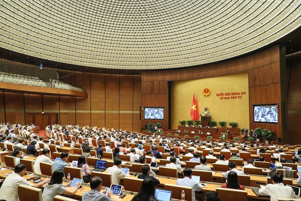 Tình hình kinh tế - văn hoá, xã hội có nhiều tín hiệu khả quan - Anh 1