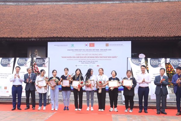 15 tác phẩm đoạt giải cuộc thi viết Danh ngôn của Chủ tịch Hồ Chí Minh trên thư pháp Hàn Quốc - Anh 6