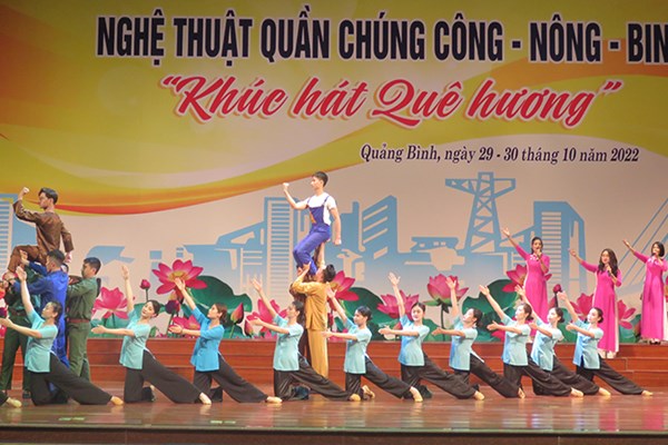 Đặc sắc Liên hoan nghệ thuật quần chúng ‘Khúc hát quê hương’ - Anh 3