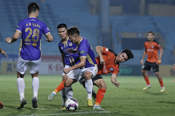 Sau vòng 22 V.League 2022: “Nóng” ở hai đầu bảng xếp hạng - Anh 2