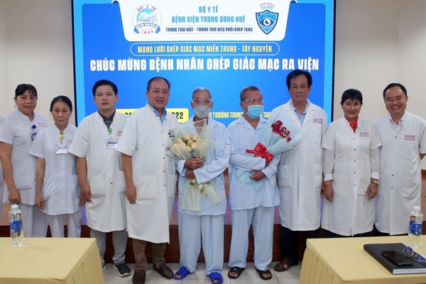Nữ bệnh nhân ở Đắk Lắk hiến giác mạc giúp 2 người thoát cảnh mù lòa - Anh 2