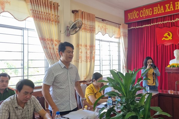 Quảng Ngãi: Kiểm tra, làm rõ việc xuất hiện bụi “lạ” kèm mùi khét phát tán ở khu dân cư - Anh 5