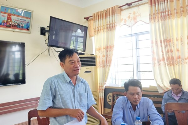 Quảng Ngãi: Kiểm tra, làm rõ việc xuất hiện bụi “lạ” kèm mùi khét phát tán ở khu dân cư - Anh 1