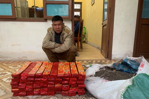 Bắt quả tang vụ vận chuyển 150kg pháo nổ liên tỉnh - Anh 2