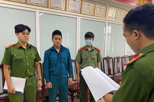 Lập nhiều tài khoản Facebook ảo để quảng cáo cho vay tiền và chiếm đoạt hơn 1,3 tỉ đồng - Anh 1