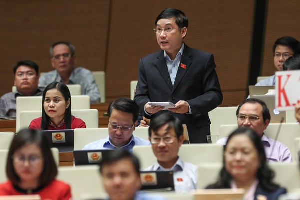 Sẽ điều chỉnh chi phí đưa xăng dầu từ nước ngoài về Việt Nam - Anh 1