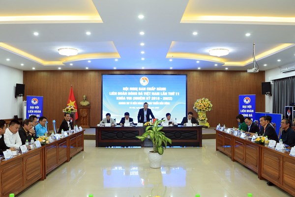 Mỗi CLB V.League sẽ được đăng ký 1 cầu thủ nước ngoài gốc Việt - Anh 2