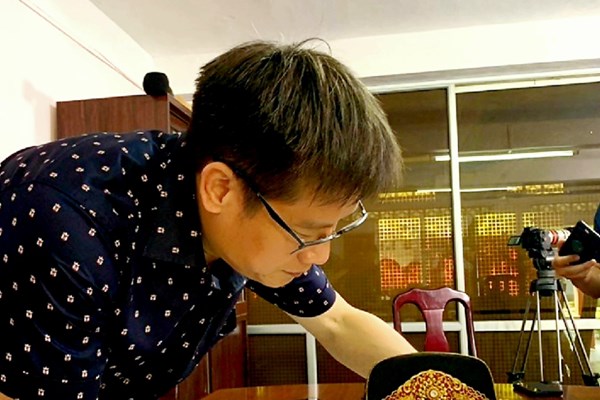 Để cổ vật trở về đất mẹ - Anh 2
