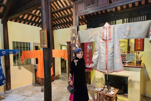 Triển lãm “Áo dài xưa thời Nguyễn” tại Huế - Anh 1