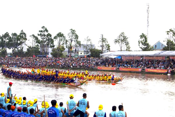 Ngày hội VHTTDL đồng bào Khmer Nam Bộ lần thứ  VIII: Ấn tượng với du khách - Anh 1