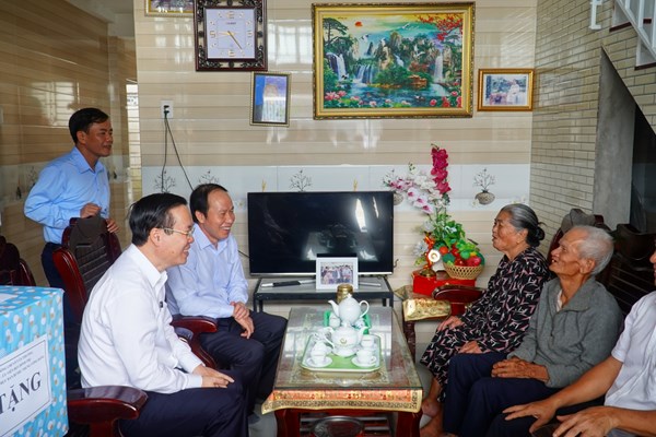 Thường trực Ban Bí thư dự Ngày hội Đại đoàn kết tại Huế - Anh 3