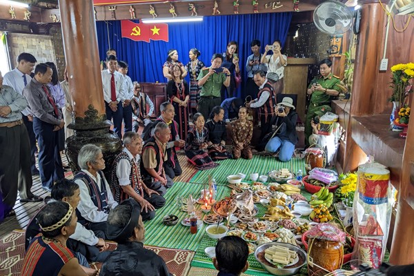 Khơi dậy nét đẹp văn hóa truyền thống của người Cơ Tu ở Hòa Vang - Anh 1