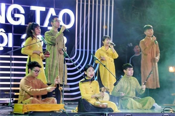 Những người đặt tình yêu và trách nhiệm vào việc gìn giữ báu vật của cha ông - Anh 1
