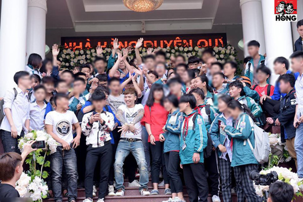 Giới trẻ và những ma trận “Idol” - Anh 1