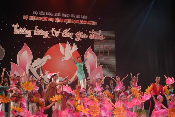 Quốc hội thông qua Luật Phòng, chống bạo lực gia đình (sửa đổi): Góp phần quan trọng xây dựng gia đình bình đằng, tiến bộ - Anh 2